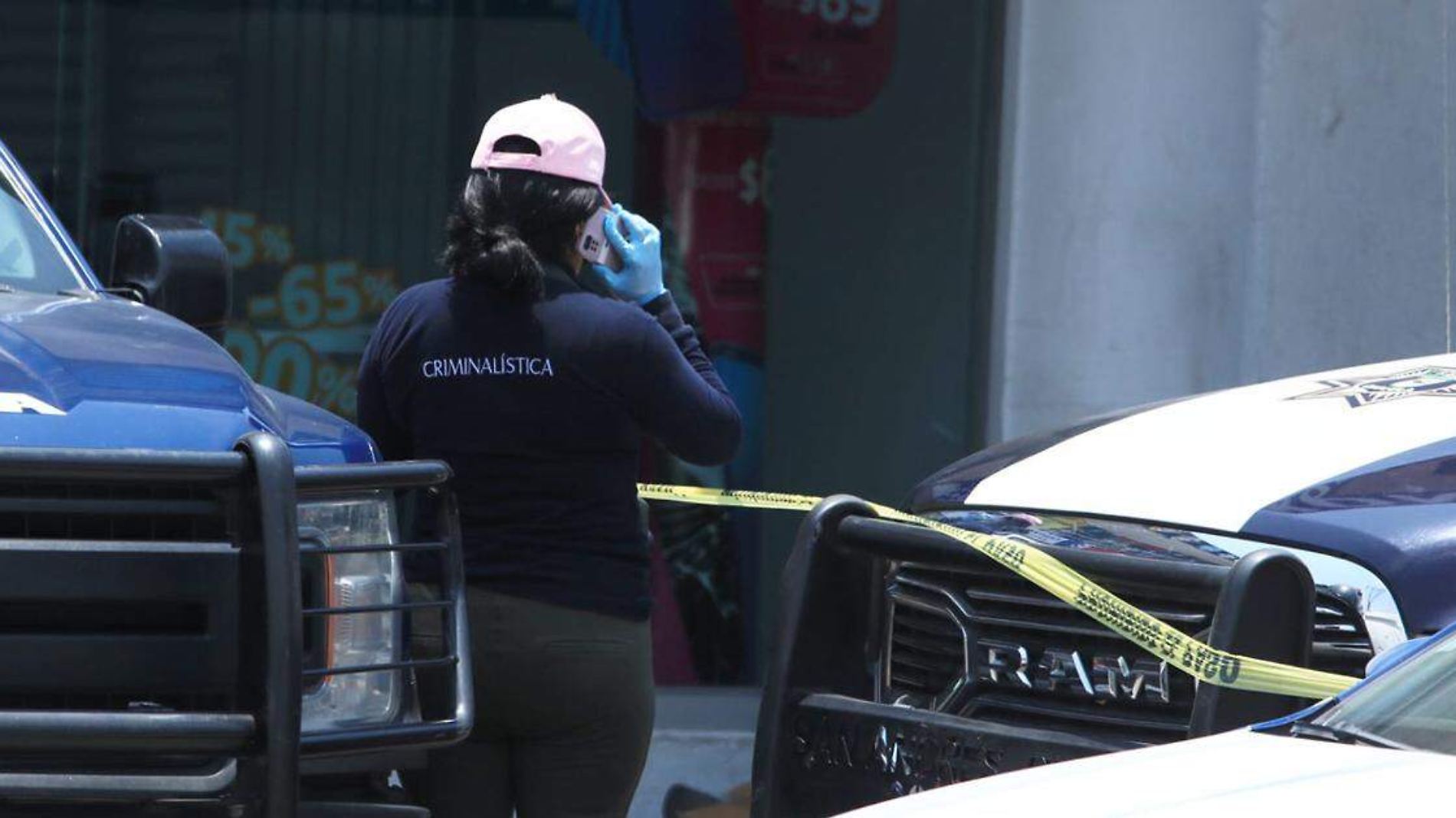 Un hombre de alrededor de 50 años de edad murió la mañana de este jueves afuera de una tienda AT&T en el Centro de San Andrés Cholula.